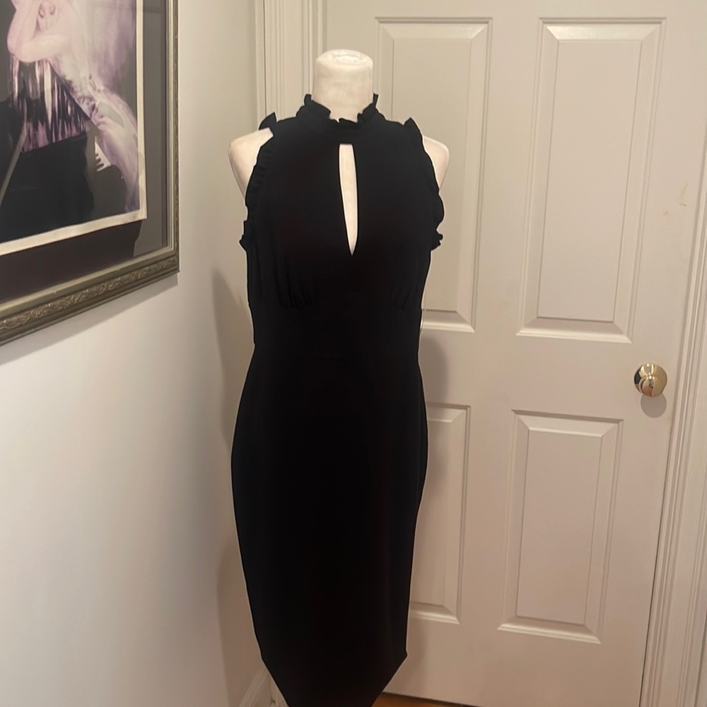 Classy but SEXY Little Black Dress